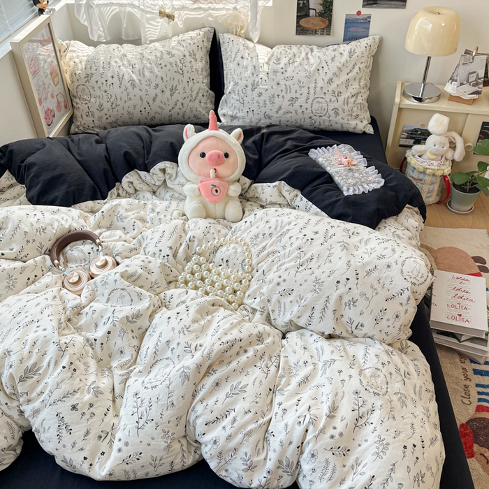 91家纺网 家纺一手货源 找家纺 彩韵家纺 2025新款水洗双层纱双拼碎花四件套 花园兔子