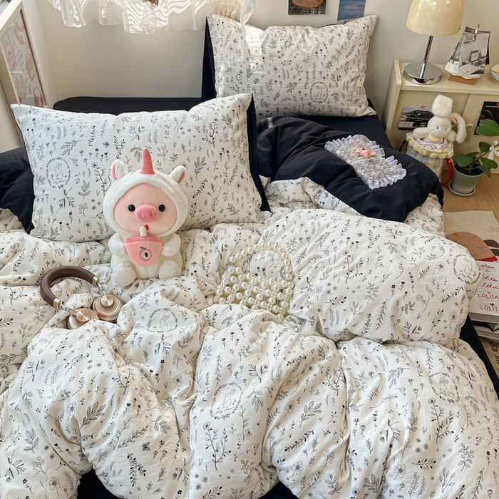 91家纺网 家纺一手货源 找家纺 彩韵家纺 2025新款水洗双层纱双拼碎花四件套 花园兔子