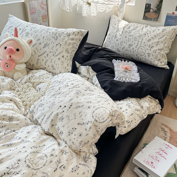 91家纺网 家纺一手货源 找家纺 彩韵家纺 2025新款水洗双层纱双拼碎花四件套 花园兔子