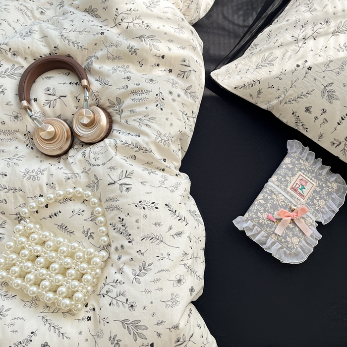 91家纺网 家纺一手货源 找家纺 彩韵家纺 2025新款水洗双层纱双拼碎花四件套 花园兔子