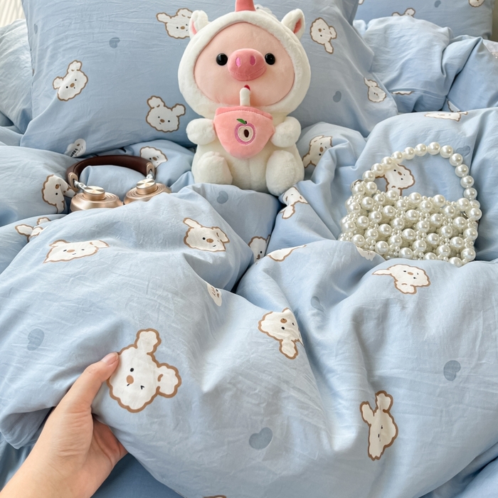 91家纺网 家纺一手货源 找家纺 卡迪熊家纺 2025新款水洗双层纱双拼碎花四件套 美好心情