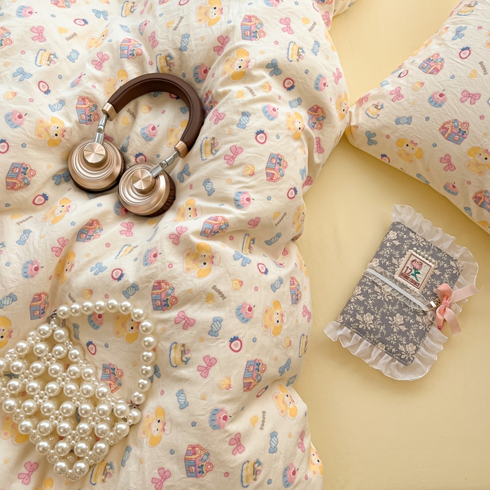 91家纺网 家纺一手货源 找家纺 卡迪熊家纺 2025新款水洗双层纱双拼碎花四件套 甜点小屋