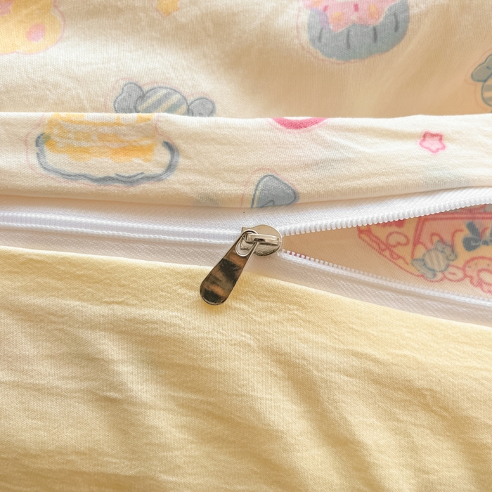 91家纺网 家纺一手货源 找家纺 卡迪熊家纺 2025新款水洗双层纱双拼碎花四件套 甜点小屋