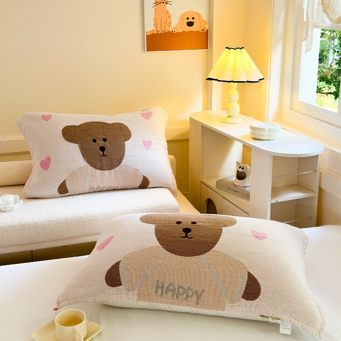 91家纺网 家纺一手货源 找家纺 朴尔家纺-毛巾被 2025新款全棉纯棉多柔AB版定位四层纱布枕巾单枕巾枕巾单件 桃心熊 52x75cm枕巾一对