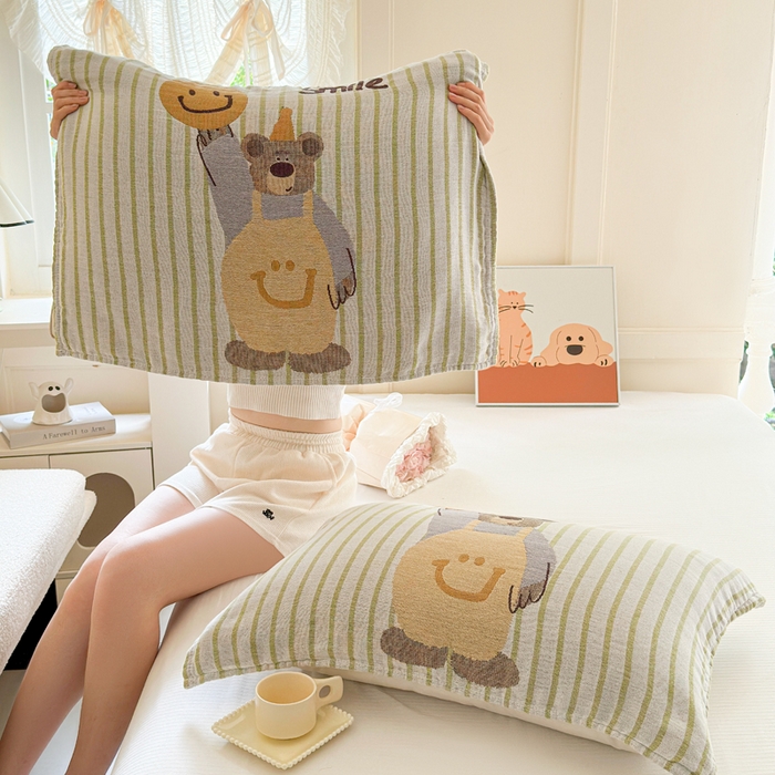 91家纺网 家纺一手货源 找家纺 朴尔家纺-毛巾被 2025新款全棉纯棉多柔AB版定位四层纱布枕巾单枕巾枕巾单件 玩趣南瓜熊 52x75cm枕巾一对