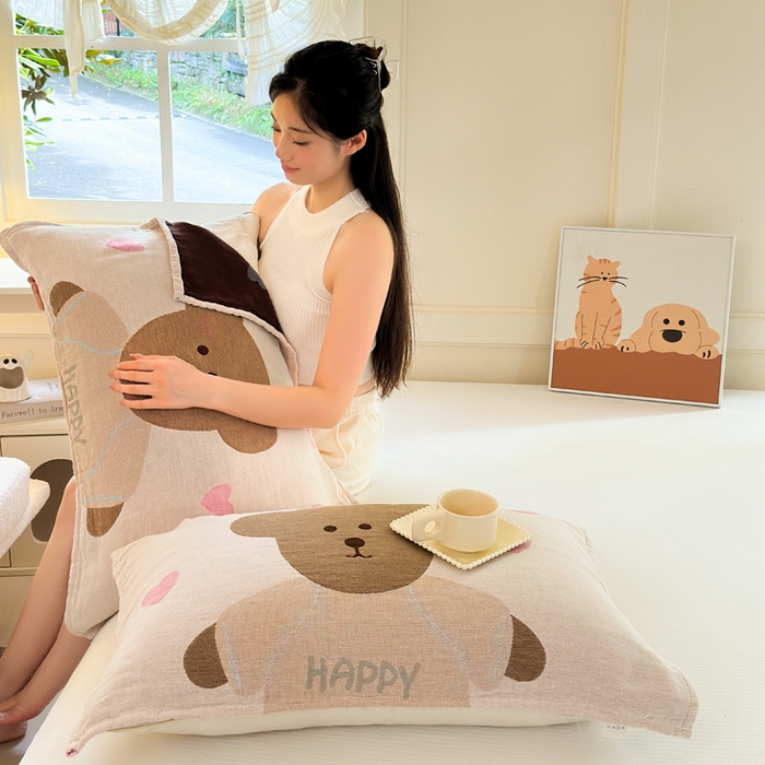 91家纺网 家纺一手货源 找家纺 朴尔家纺-毛巾被 2025新款全棉纯棉多柔AB版定位四层纱布枕巾单枕巾枕巾单件 桃心熊 52x75cm枕巾一对