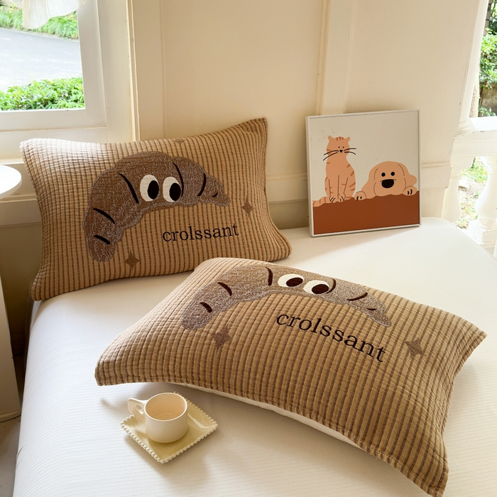 91家纺网 家纺一手货源 找家纺 朴尔家纺-毛巾被 2025新款全棉纯棉多柔AB版定位四层纱布枕巾单枕巾枕巾单件 牛角甜包 52x75cm枕巾一对