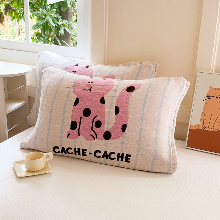 91家纺网 家纺一手货源 找家纺 朴尔家纺-毛巾被 2025新款全棉纯棉多柔AB版定位四层纱布枕巾单枕巾枕巾单件 粉红猫 52x75cm枕巾一对