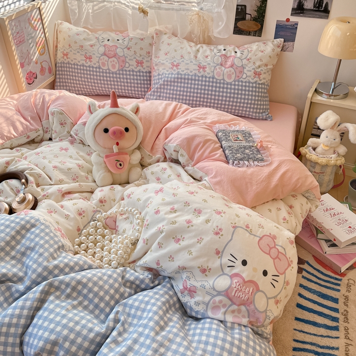 91家纺网 家纺一手货源 找家纺 卡迪熊家纺 2025新款水洗双层纱双拼碎花四件套 甜心猫咪