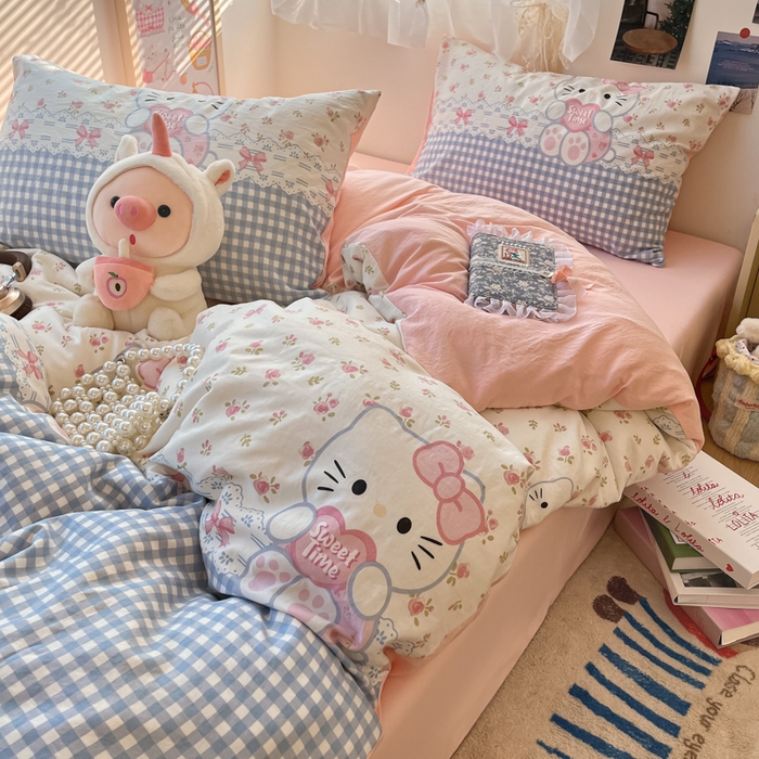 91家纺网 家纺一手货源 找家纺 卡迪熊家纺 2025新款水洗双层纱双拼碎花四件套 甜心猫咪