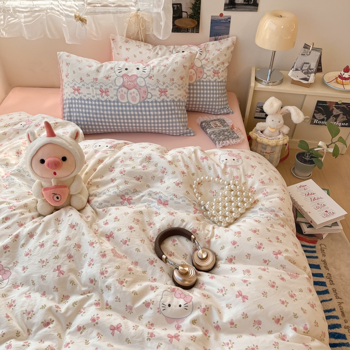 91家纺网 家纺一手货源 找家纺 卡迪熊家纺 2025新款水洗双层纱双拼碎花四件套 甜心猫咪