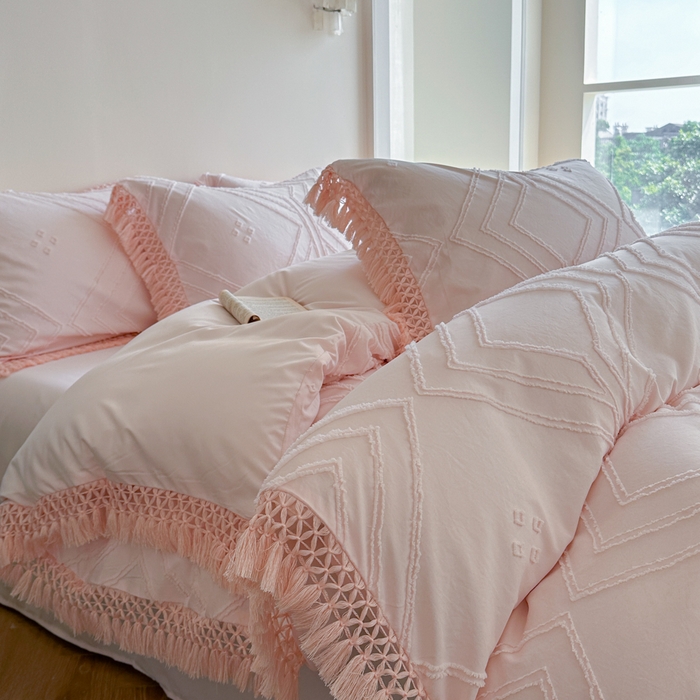 缘生活 2025新款素色简约立体剪花流苏四件套 剪花大方格+流苏浅粉