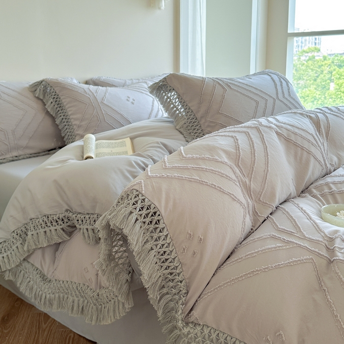 缘生活 2025新款素色简约立体剪花流苏四件套 剪花大方格+流苏浅灰