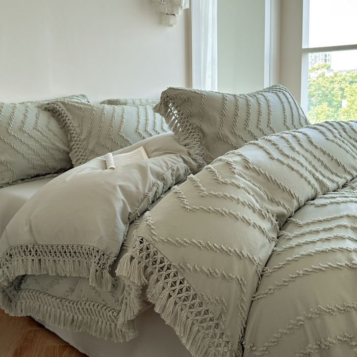 91家纺网 家纺一手货源 找家纺 缘生活 2025新款素色简约立体剪花流苏四件套 剪花波浪+流苏旧绿