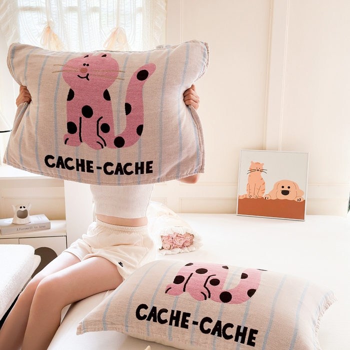 91家纺网 家纺一手货源 找家纺 朴尔家纺-毛巾被 2025新款全棉纯棉多柔AB版定位四层纱布枕巾单枕巾枕巾单件 粉红猫 52x75cm枕巾一对