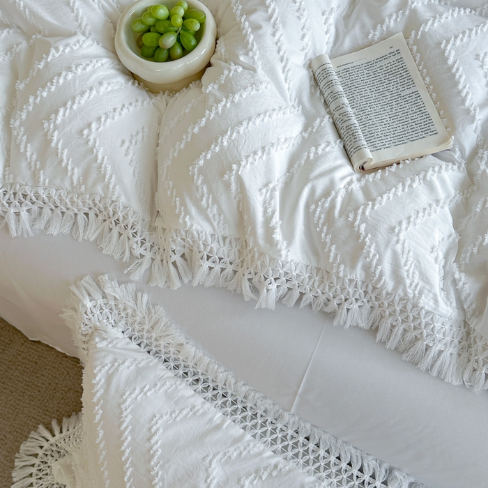 91家纺网 家纺一手货源 找家纺 缘生活 2025新款素色简约立体剪花流苏四件套 剪花波浪+流苏白色