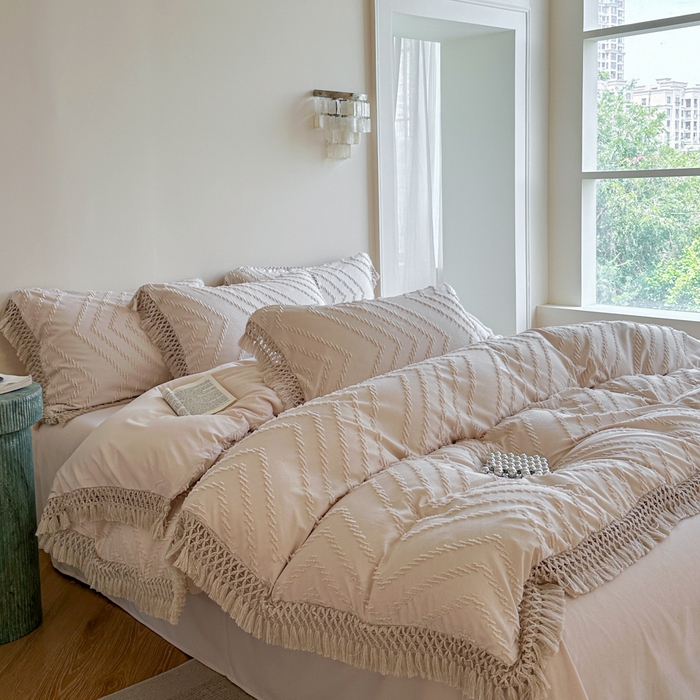 91家纺网 家纺一手货源 找家纺 缘生活 2025新款素色简约立体剪花流苏四件套 剪花波浪+流苏卡其