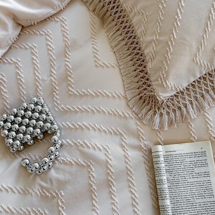 91家纺网 家纺一手货源 找家纺 缘生活 2025新款素色简约立体剪花流苏四件套 剪花波浪+流苏卡其