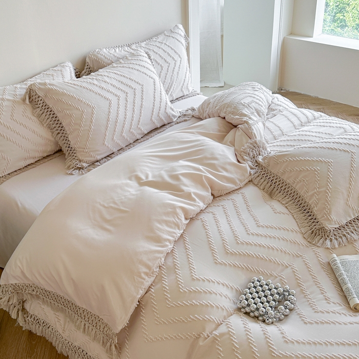 91家纺网 家纺一手货源 找家纺 缘生活 2025新款素色简约立体剪花流苏四件套 剪花波浪+流苏卡其