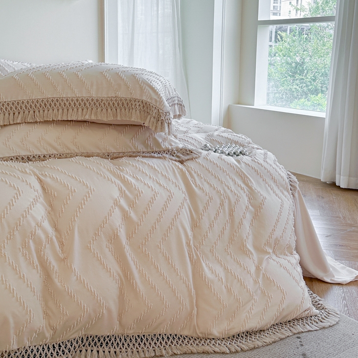 91家纺网 家纺一手货源 找家纺 缘生活 2025新款素色简约立体剪花流苏四件套 剪花波浪+流苏卡其