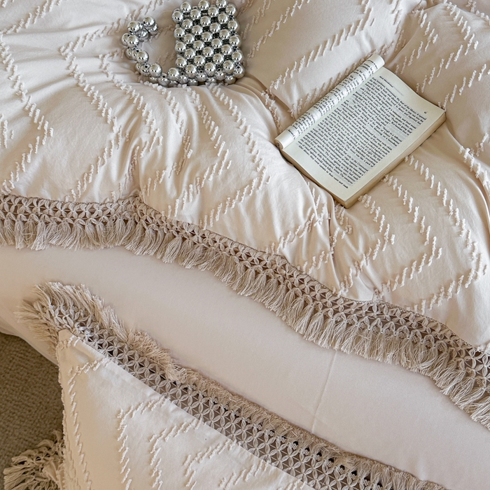 91家纺网 家纺一手货源 找家纺 缘生活 2025新款素色简约立体剪花流苏四件套 剪花波浪+流苏卡其