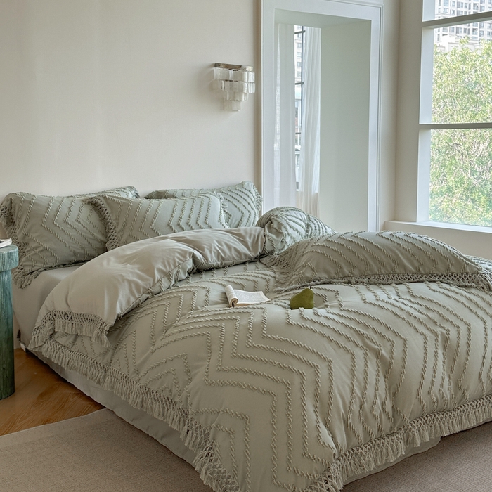 91家纺网 家纺一手货源 找家纺 缘生活 2025新款素色简约立体剪花流苏四件套 剪花波浪+流苏旧绿