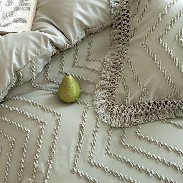 91家纺网 家纺一手货源 找家纺 缘生活 2025新款素色简约立体剪花流苏四件套 剪花波浪+流苏旧绿