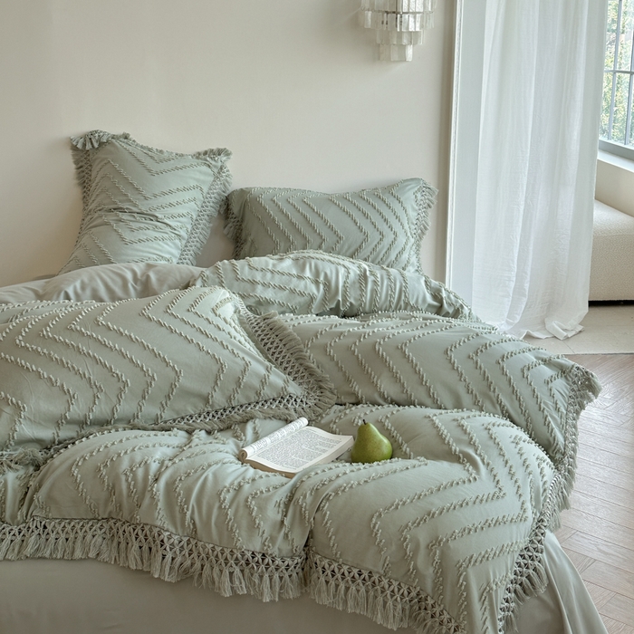 91家纺网 家纺一手货源 找家纺 缘生活 2025新款素色简约立体剪花流苏四件套 剪花波浪+流苏旧绿
