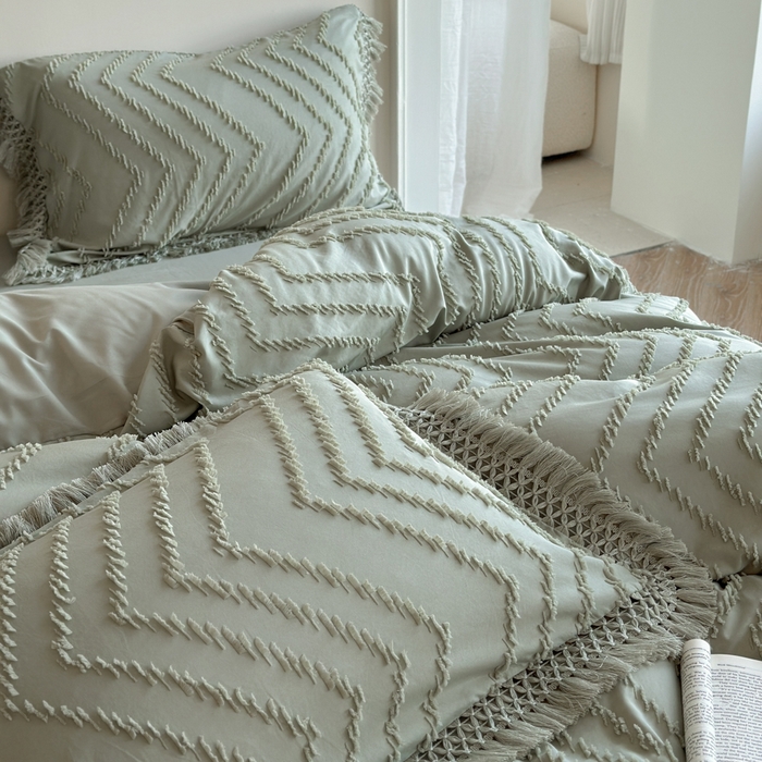 91家纺网 家纺一手货源 找家纺 缘生活 2025新款素色简约立体剪花流苏四件套 剪花波浪+流苏旧绿