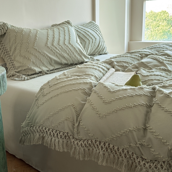 91家纺网 家纺一手货源 找家纺 缘生活 2025新款素色简约立体剪花流苏四件套 剪花波浪+流苏旧绿