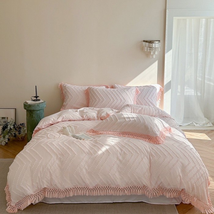 91家纺网 家纺一手货源 找家纺 缘生活 2025新款素色简约立体剪花流苏四件套 剪花波浪+流苏浅粉