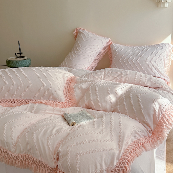 91家纺网 家纺一手货源 找家纺 缘生活 2025新款素色简约立体剪花流苏四件套 剪花波浪+流苏浅粉