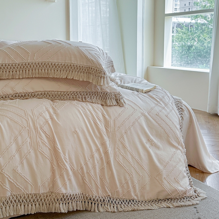 91家纺网 家纺一手货源 找家纺 缘生活 2025新款素色简约立体剪花流苏四件套 剪花大方格+流苏卡其