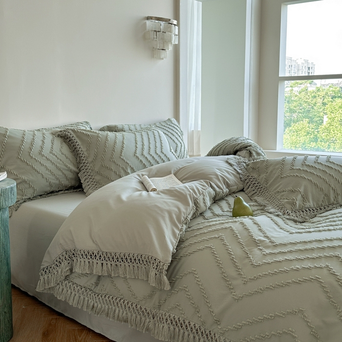 91家纺网 家纺一手货源 找家纺 缘生活 2025新款素色简约立体剪花流苏四件套 剪花波浪+流苏旧绿