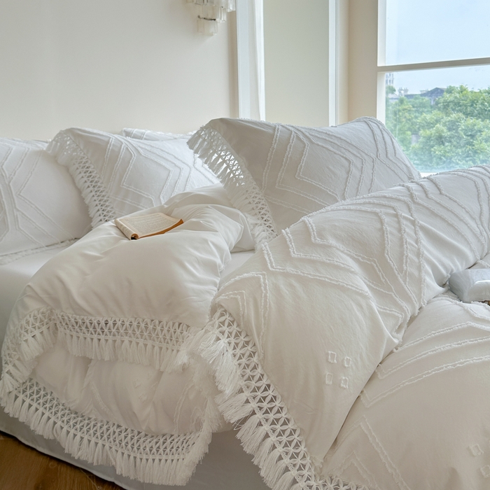 缘生活 2025新款素色简约立体剪花流苏四件套 剪花大方格+流苏白色