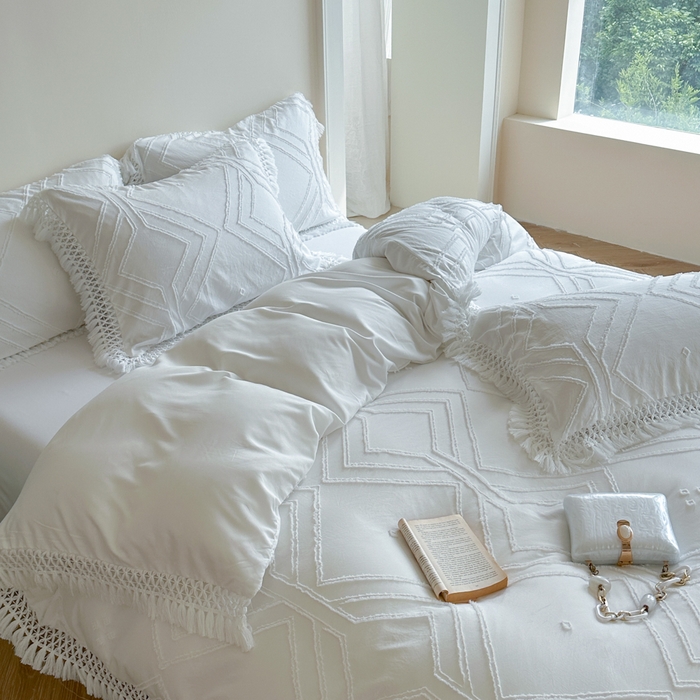 91家纺网 家纺一手货源 找家纺 缘生活 2025新款素色简约立体剪花流苏四件套 剪花大方格+流苏白色