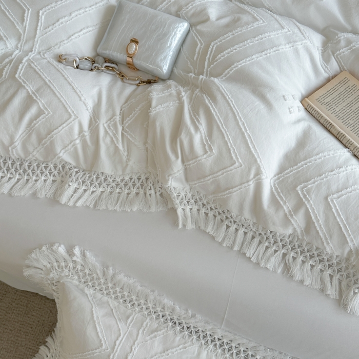 91家纺网 家纺一手货源 找家纺 缘生活 2025新款素色简约立体剪花流苏四件套 剪花大方格+流苏白色