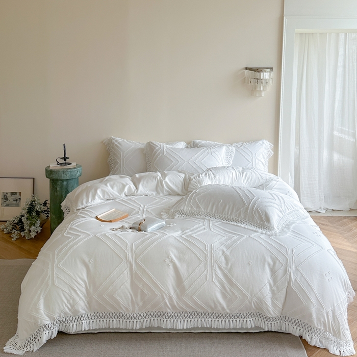 91家纺网 家纺一手货源 找家纺 缘生活 2025新款素色简约立体剪花流苏四件套 剪花大方格+流苏白色