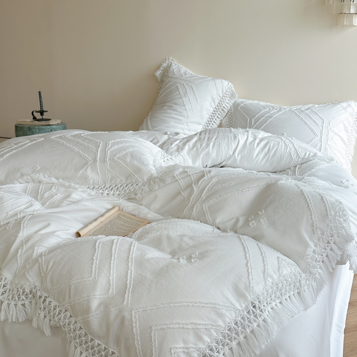 91家纺网 家纺一手货源 找家纺 缘生活 2025新款素色简约立体剪花流苏四件套 剪花大方格+流苏白色