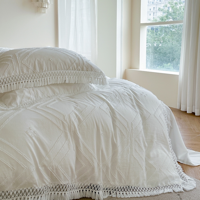 91家纺网 家纺一手货源 找家纺 缘生活 2025新款素色简约立体剪花流苏四件套 剪花大方格+流苏白色