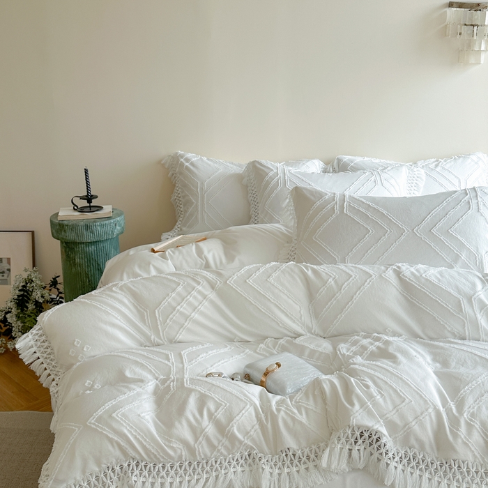 91家纺网 家纺一手货源 找家纺 缘生活 2025新款素色简约立体剪花流苏四件套 剪花大方格+流苏白色