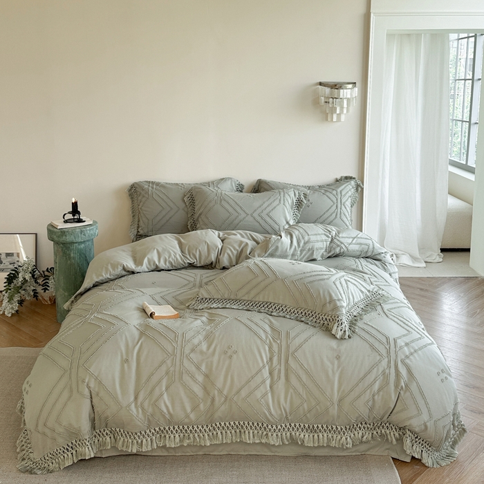 91家纺网 家纺一手货源 找家纺 缘生活 2025新款素色简约立体剪花流苏四件套 剪花大方格+流苏旧绿