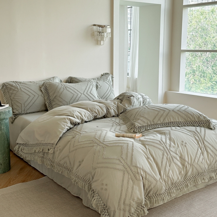 91家纺网 家纺一手货源 找家纺 缘生活 2025新款素色简约立体剪花流苏四件套 剪花大方格+流苏旧绿