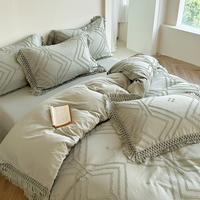 91家纺网 家纺一手货源 找家纺 缘生活 2025新款素色简约立体剪花流苏四件套 剪花大方格+流苏旧绿