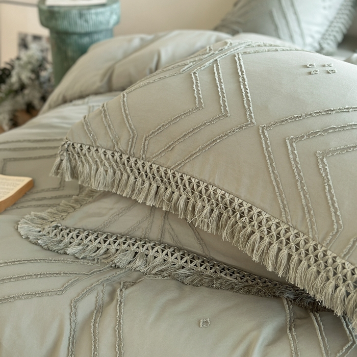 91家纺网 家纺一手货源 找家纺 缘生活 2025新款素色简约立体剪花流苏四件套 剪花大方格+流苏旧绿