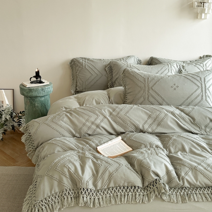 91家纺网 家纺一手货源 找家纺 缘生活 2025新款素色简约立体剪花流苏四件套 剪花大方格+流苏旧绿