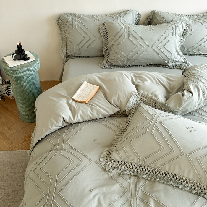 91家纺网 家纺一手货源 找家纺 缘生活 2025新款素色简约立体剪花流苏四件套 剪花大方格+流苏旧绿