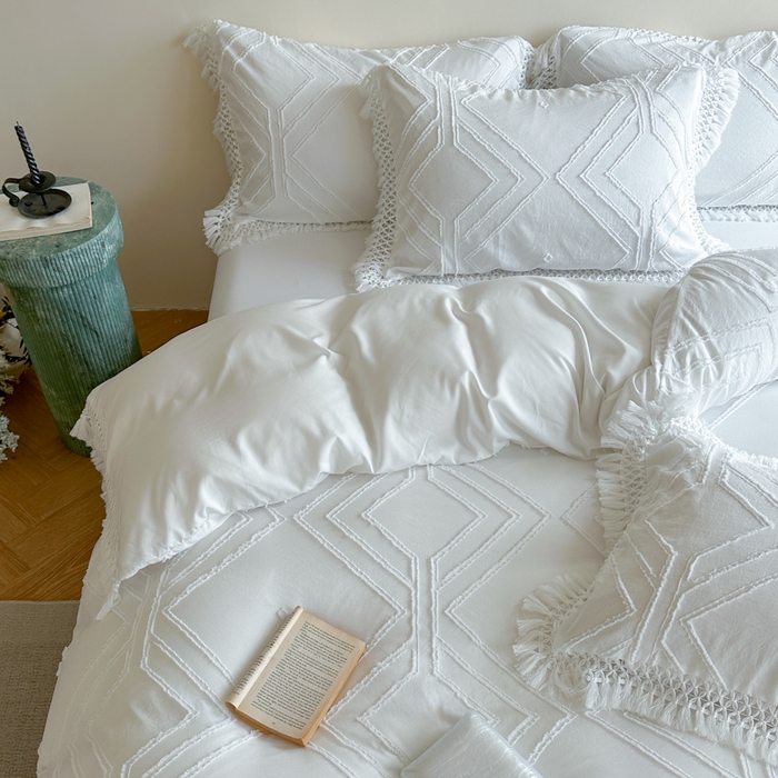 91家纺网 家纺一手货源 找家纺 缘生活 2025新款素色简约立体剪花流苏四件套 剪花大方格+流苏白色