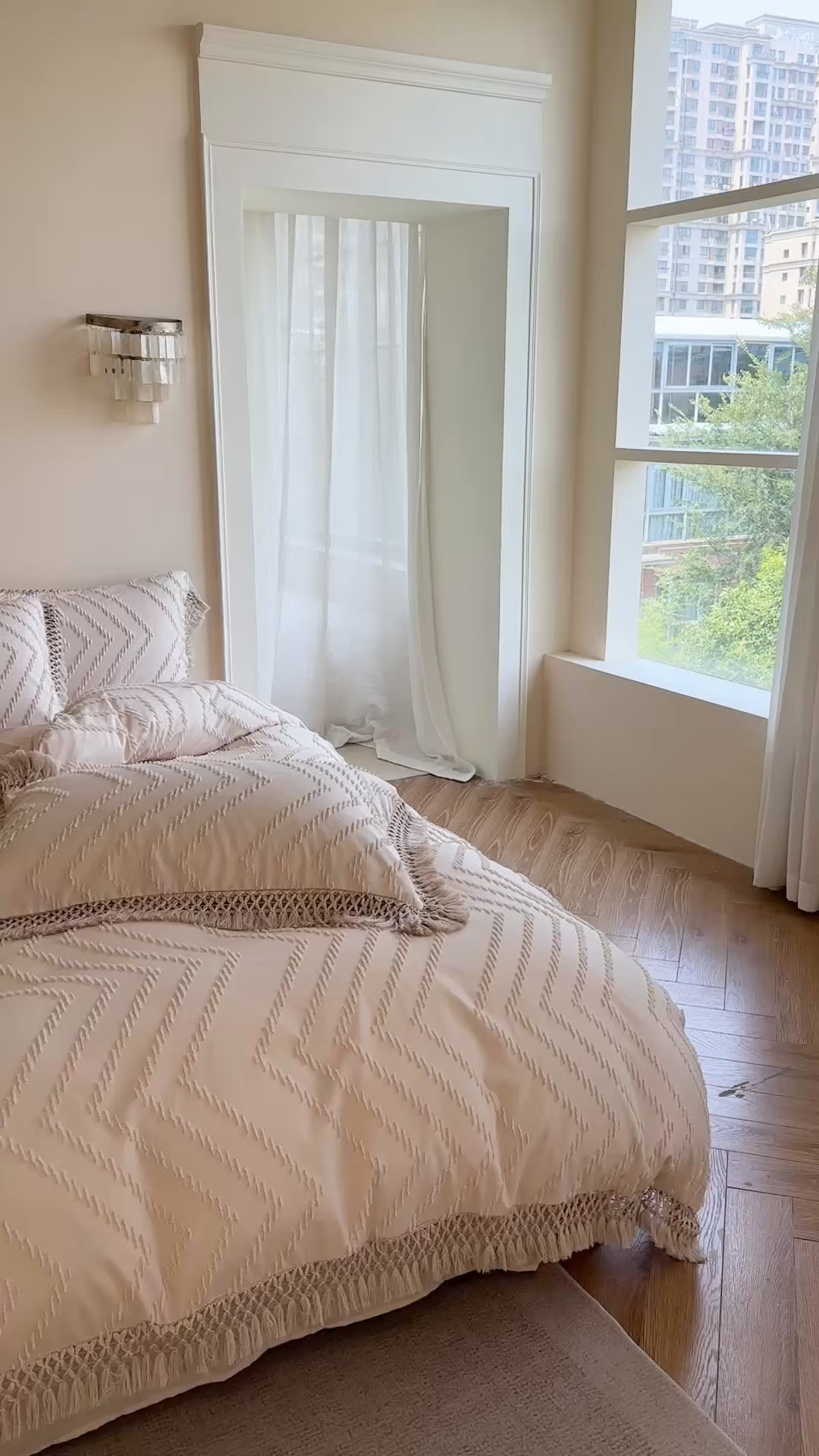 91家纺网 家纺一手货源 找家纺 缘生活 2025新款素色简约立体剪花流苏四件套 剪花波浪+流苏卡其