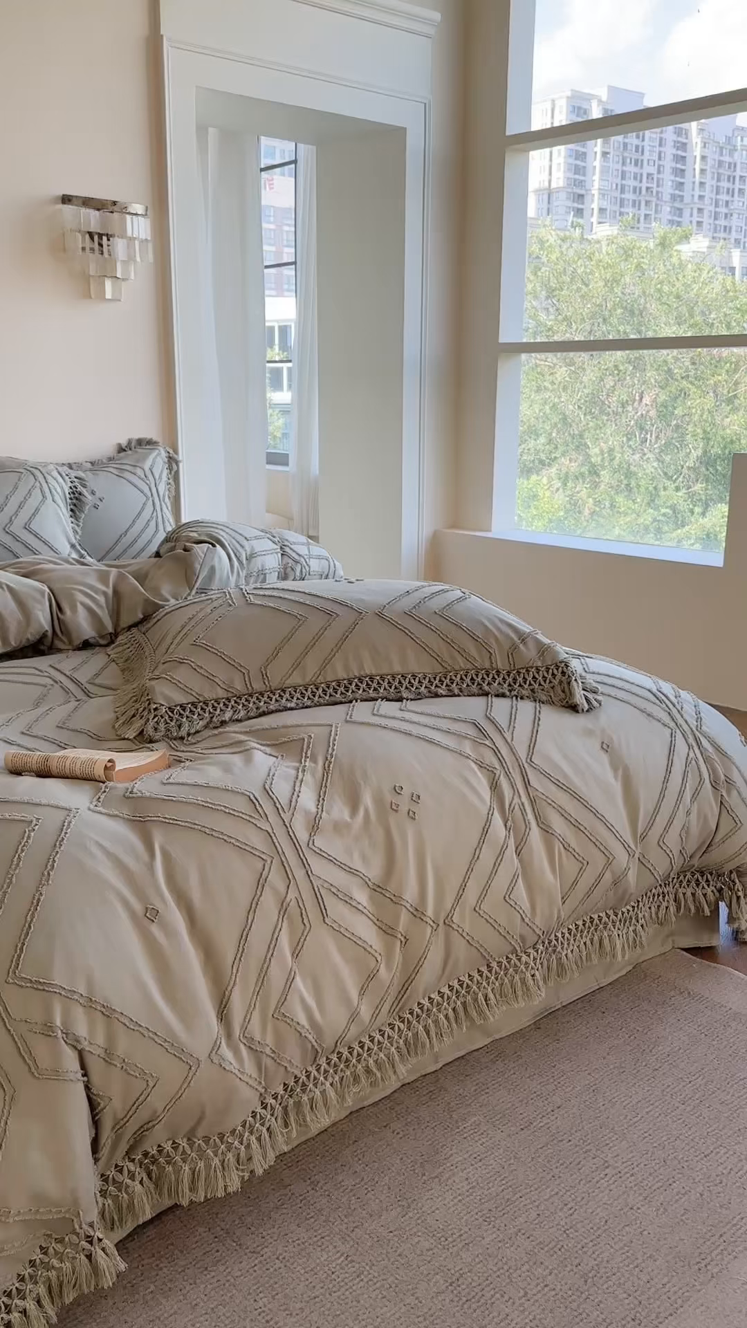 91家纺网 家纺一手货源 找家纺 缘生活 2025新款素色简约立体剪花流苏四件套 剪花大方格+流苏旧绿